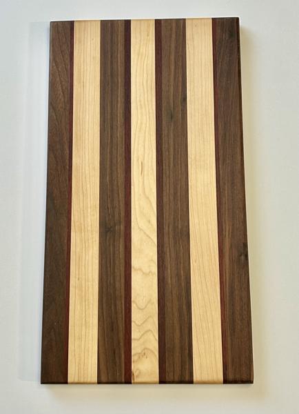 A bit ambiguous--the wider strips on this board declare it to be faced-grained. But the paudauk narrow strips are edge-grained. Clearly, boards styles are named for convenience!